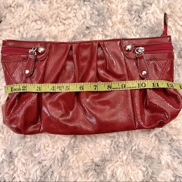 Kristin Davis clutch, patent leather styled vegan purse - Picture 4 of 5